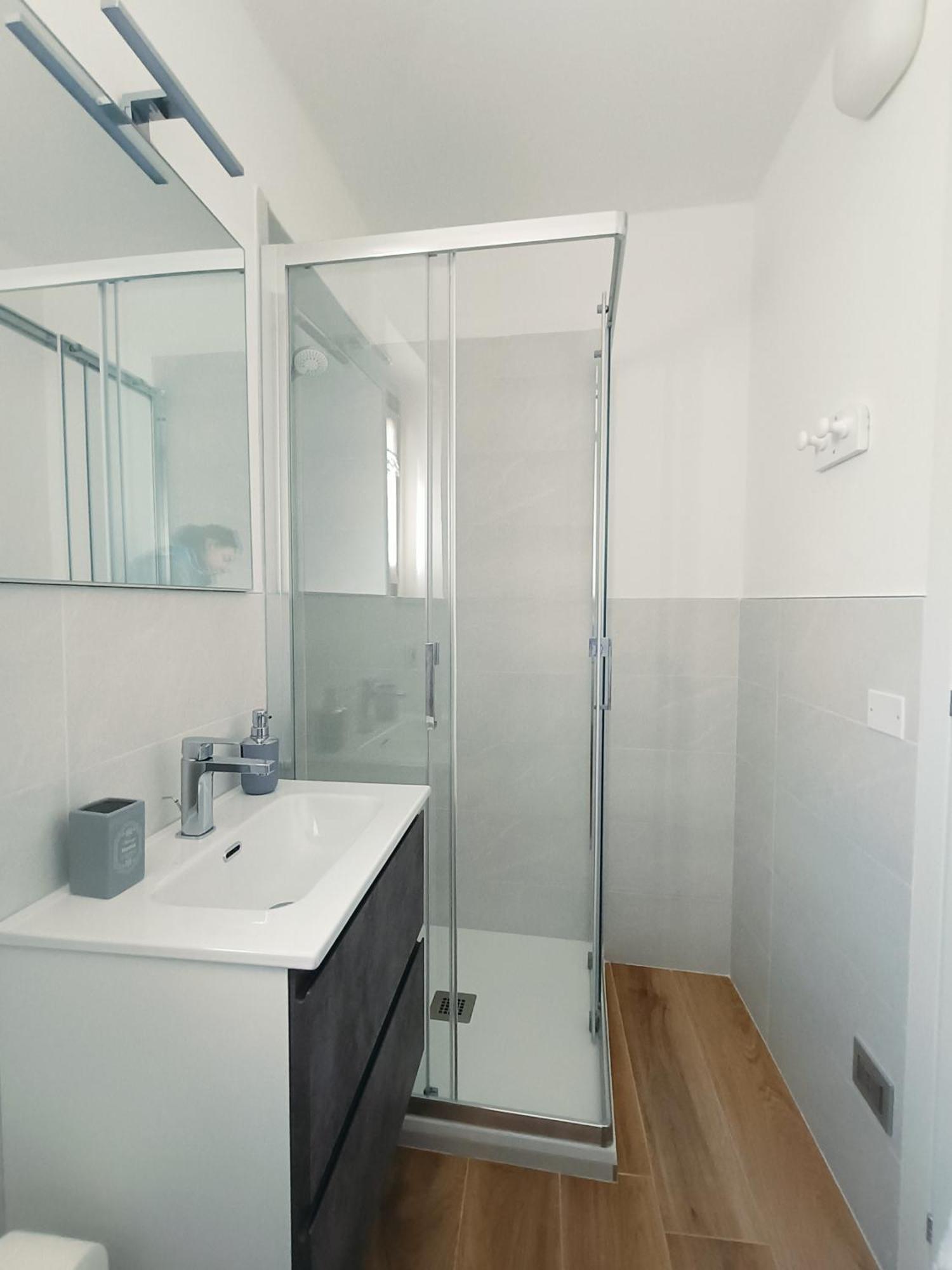 Casa Lisetta, 3-Room Apartment With Lake View Torri Del Benaco Ngoại thất bức ảnh